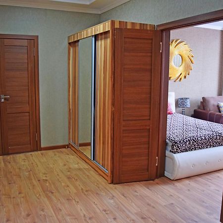 Bishkek Sunny Apartment In The Center エクステリア 写真