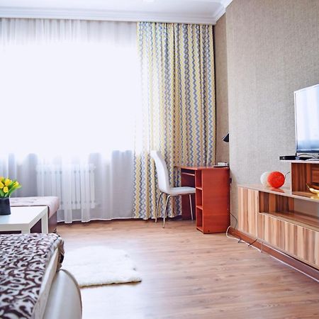 Bishkek Sunny Apartment In The Center エクステリア 写真