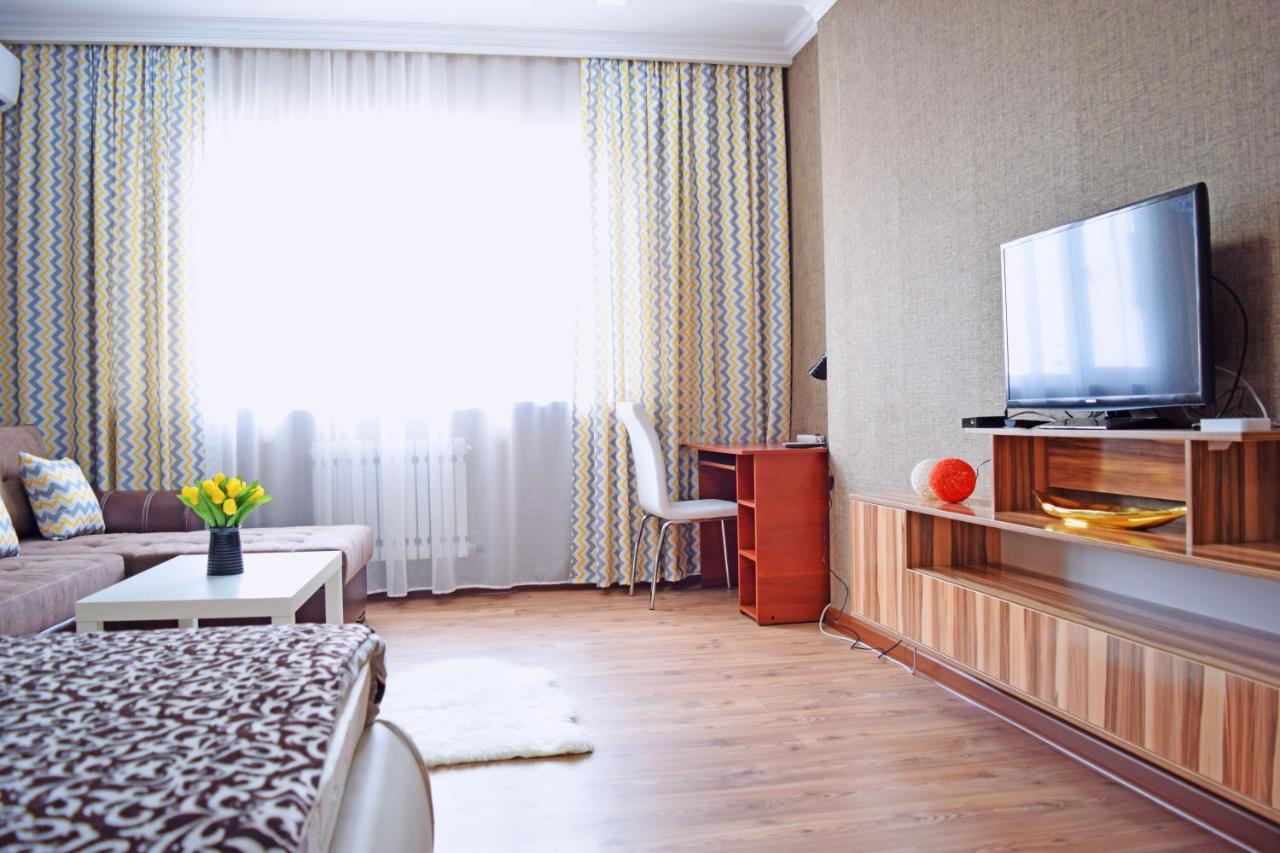 Bishkek Sunny Apartment In The Center エクステリア 写真